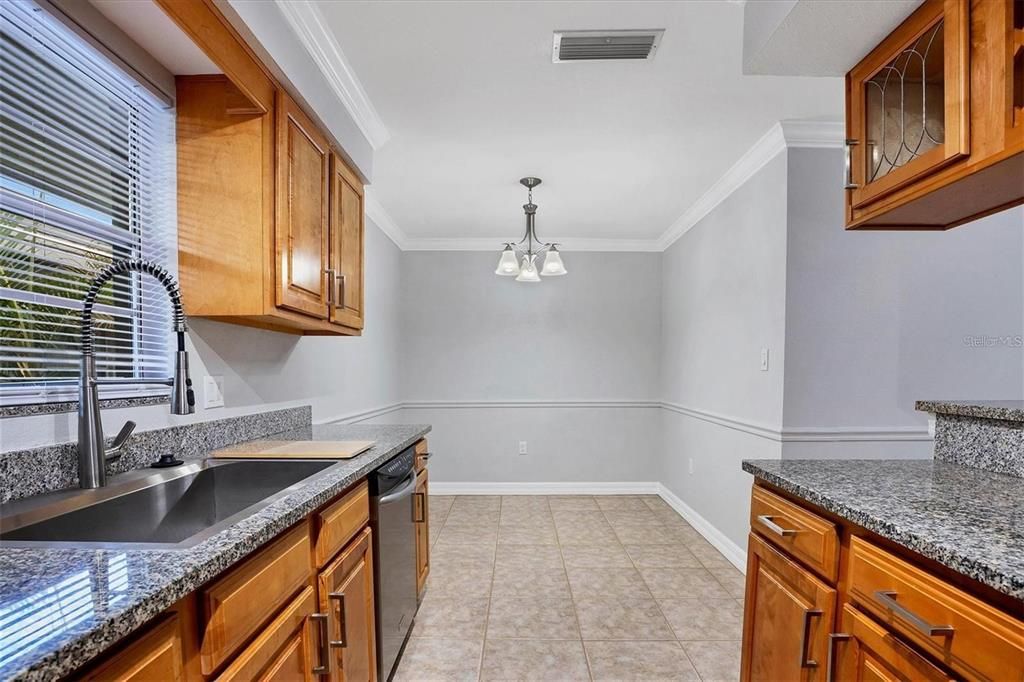 For Rent: $1,850 (2 beds, 2 baths, 1122 Square Feet)