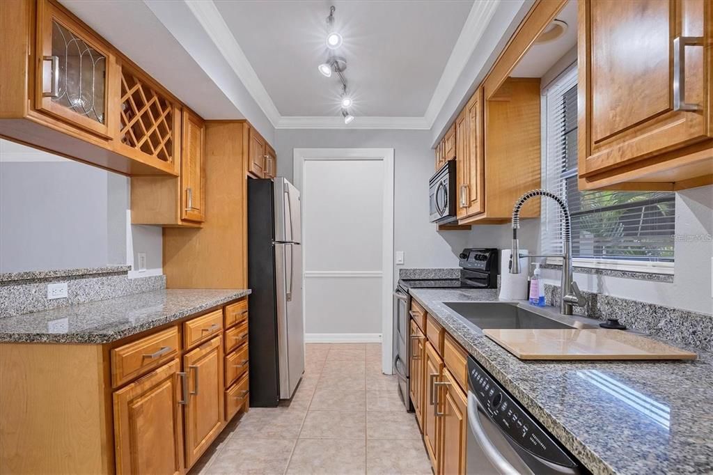 For Rent: $1,850 (2 beds, 2 baths, 1122 Square Feet)