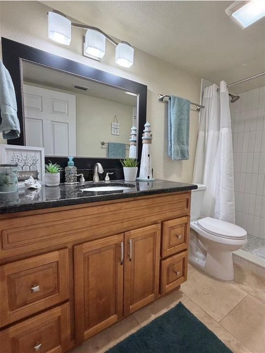 For Sale: $232,000 (2 beds, 2 baths, 904 Square Feet)