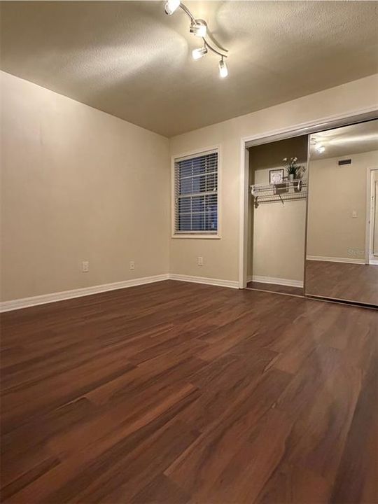 For Sale: $232,000 (2 beds, 2 baths, 904 Square Feet)