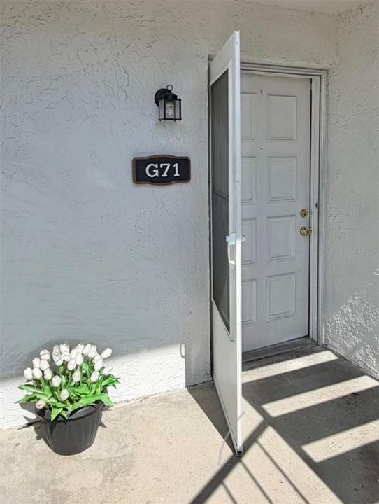 For Sale: $232,000 (2 beds, 2 baths, 904 Square Feet)