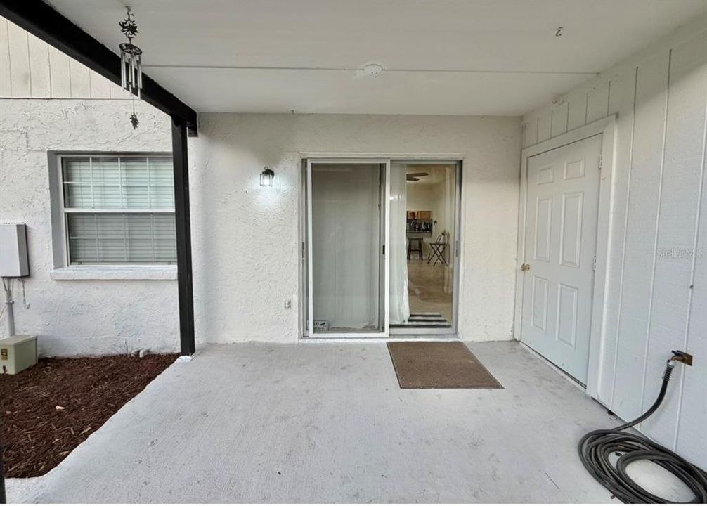 For Sale: $232,000 (2 beds, 2 baths, 904 Square Feet)
