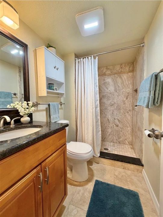 For Sale: $232,000 (2 beds, 2 baths, 904 Square Feet)