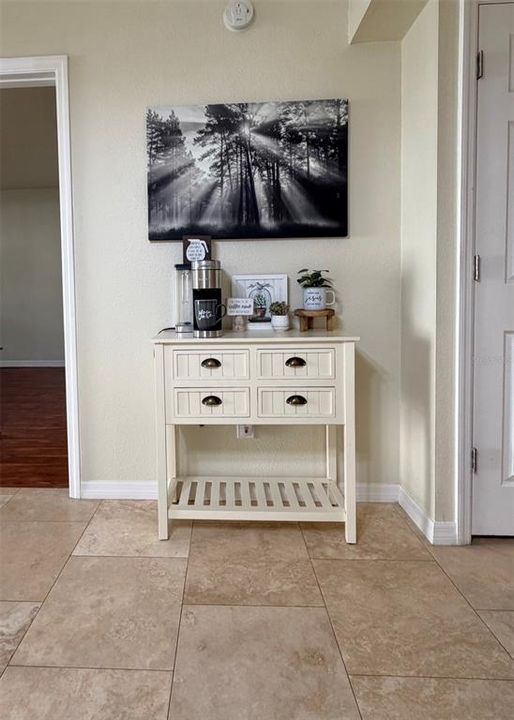 For Sale: $232,000 (2 beds, 2 baths, 904 Square Feet)