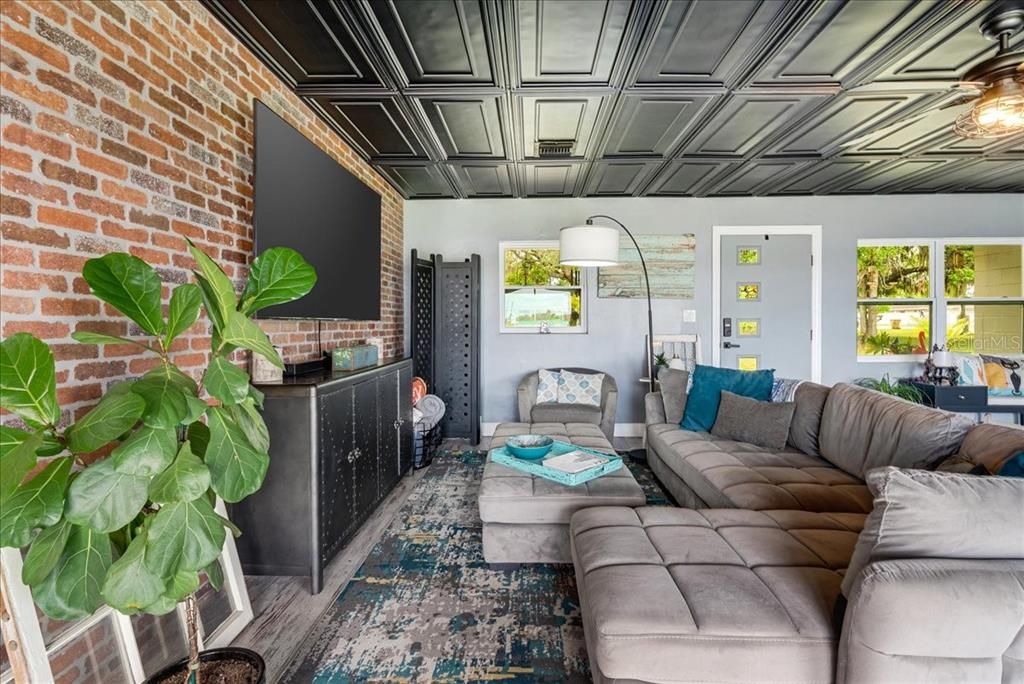 En Venta: $545,000 (3 camas, 2 baños, 1999 Pies cuadrados)