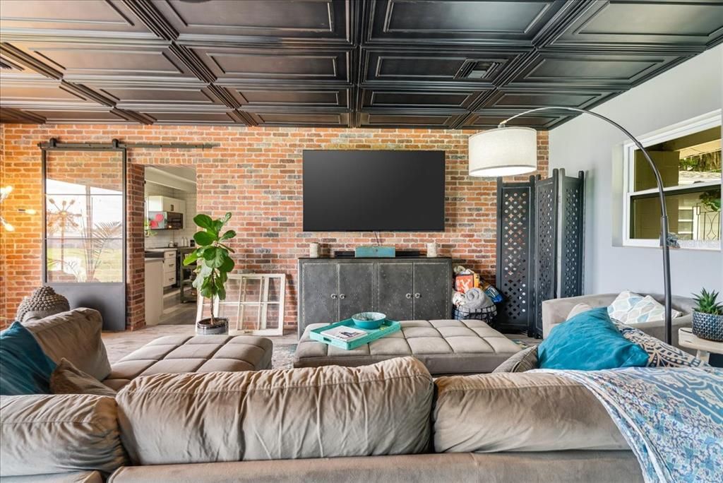 En Venta: $545,000 (3 camas, 2 baños, 1999 Pies cuadrados)