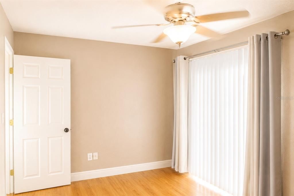Active With Contract: $126,900 (2 beds, 1 baths, 755 Square Feet)