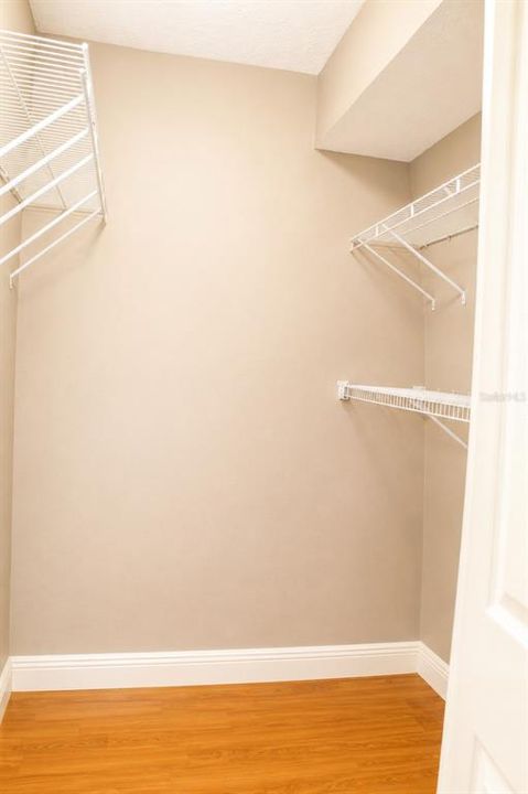 Active With Contract: $126,900 (2 beds, 1 baths, 755 Square Feet)