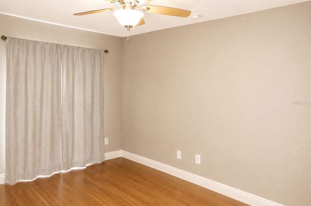 Active With Contract: $126,900 (2 beds, 1 baths, 755 Square Feet)