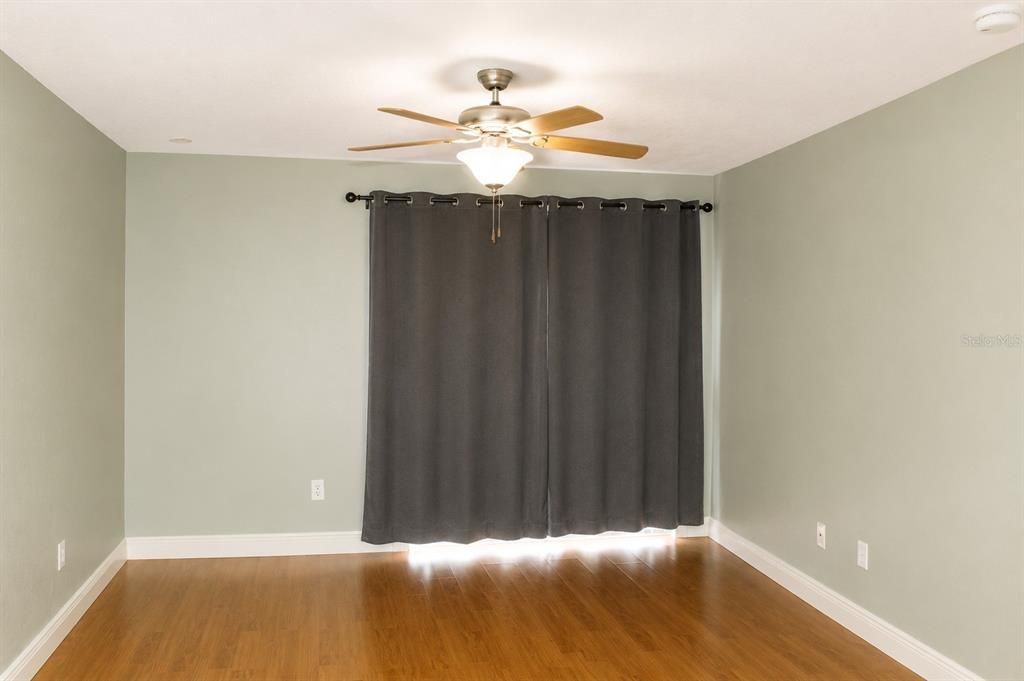 Active With Contract: $126,900 (2 beds, 1 baths, 755 Square Feet)