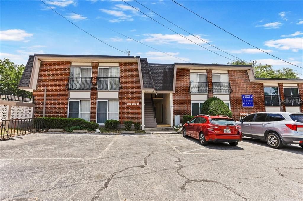 Active With Contract: $126,900 (2 beds, 1 baths, 755 Square Feet)