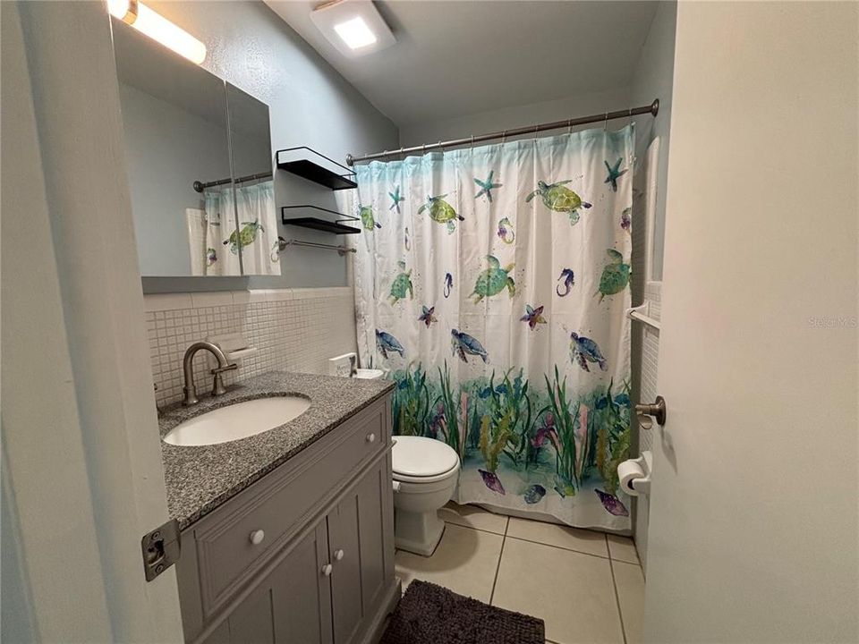 For Sale: $225,000 (2 beds, 1 baths, 725 Square Feet)