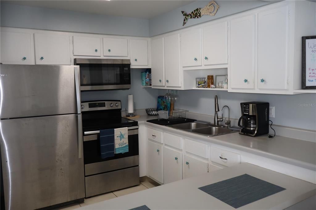 For Sale: $225,000 (2 beds, 1 baths, 725 Square Feet)