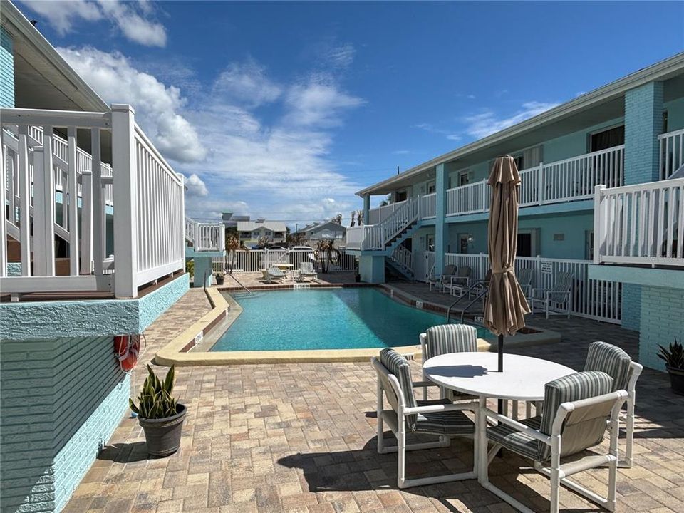For Sale: $225,000 (2 beds, 1 baths, 725 Square Feet)
