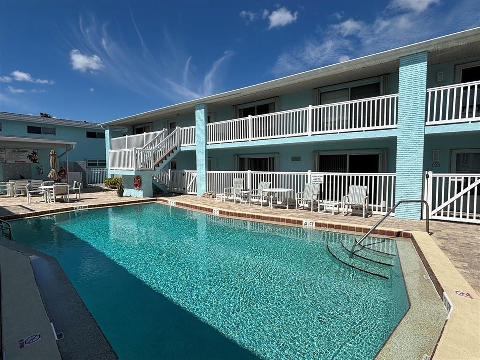 For Sale: $225,000 (2 beds, 1 baths, 725 Square Feet)