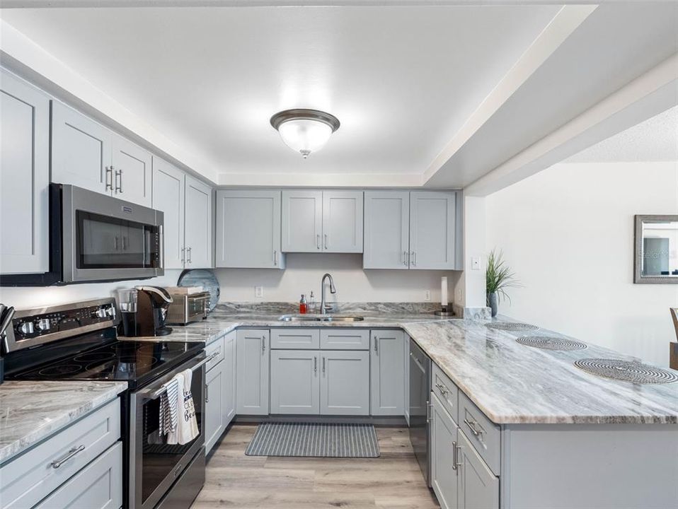 В аренду: $3,500 (2 спален, 2 ванн, 1298 Квадратных фут)