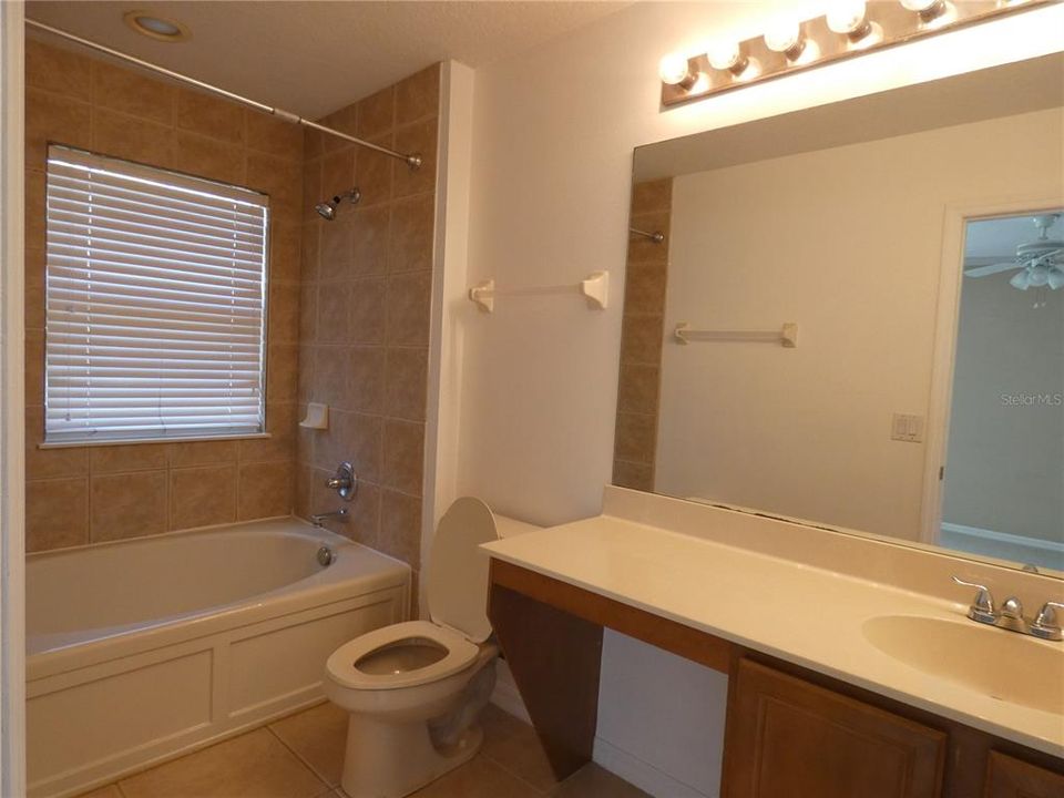 En Venta: $289,000 (3 camas, 2 baños, 1409 Pies cuadrados)