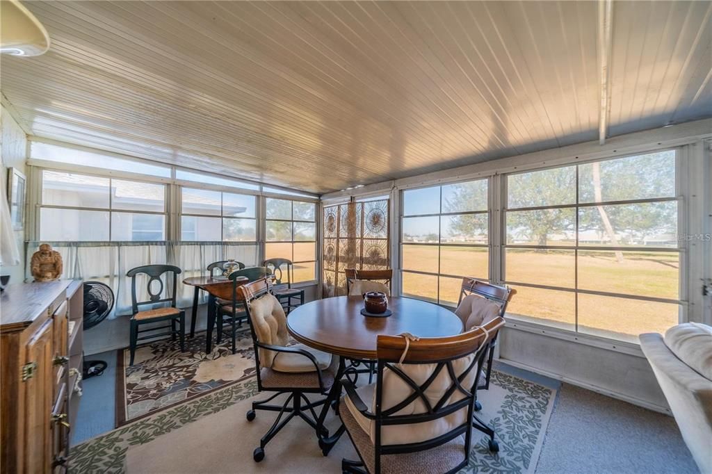 For Sale: $179,000 (2 beds, 1 baths, 992 Square Feet)