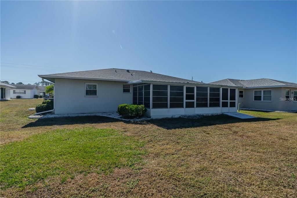 For Sale: $179,000 (2 beds, 1 baths, 992 Square Feet)