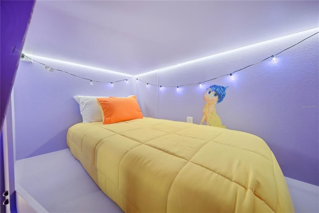 En Venta: $1,200,000 (7 camas, 6 baños, 3544 Pies cuadrados)