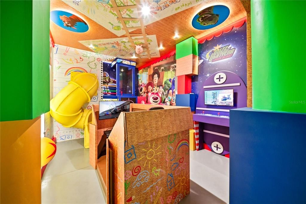 En Venta: $1,200,000 (7 camas, 6 baños, 3544 Pies cuadrados)