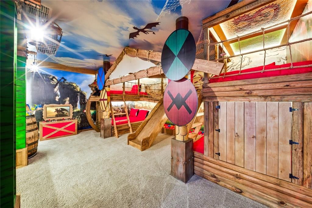 En Venta: $1,200,000 (7 camas, 6 baños, 3544 Pies cuadrados)