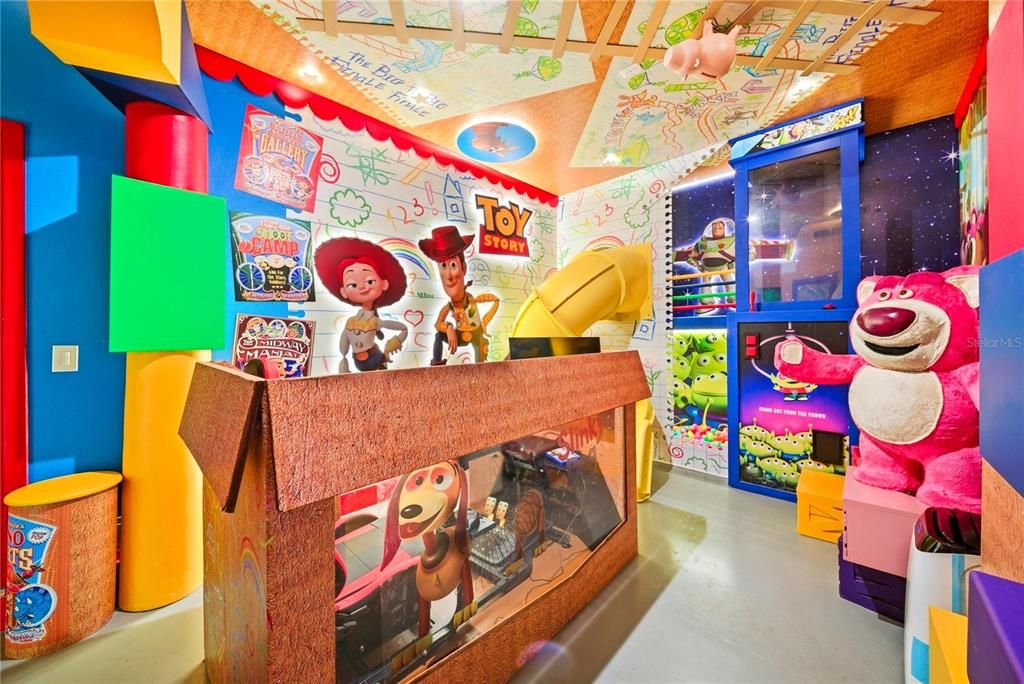 En Venta: $1,200,000 (7 camas, 6 baños, 3544 Pies cuadrados)