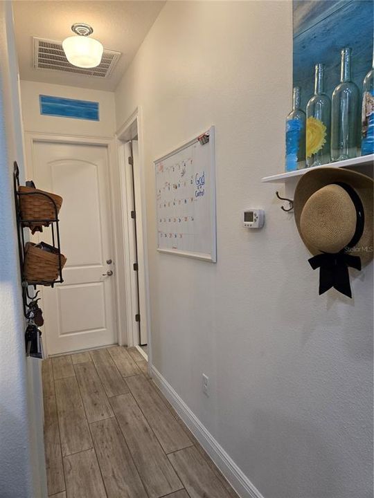 En Venta: $707,150 (4 camas, 3 baños, 2586 Pies cuadrados)