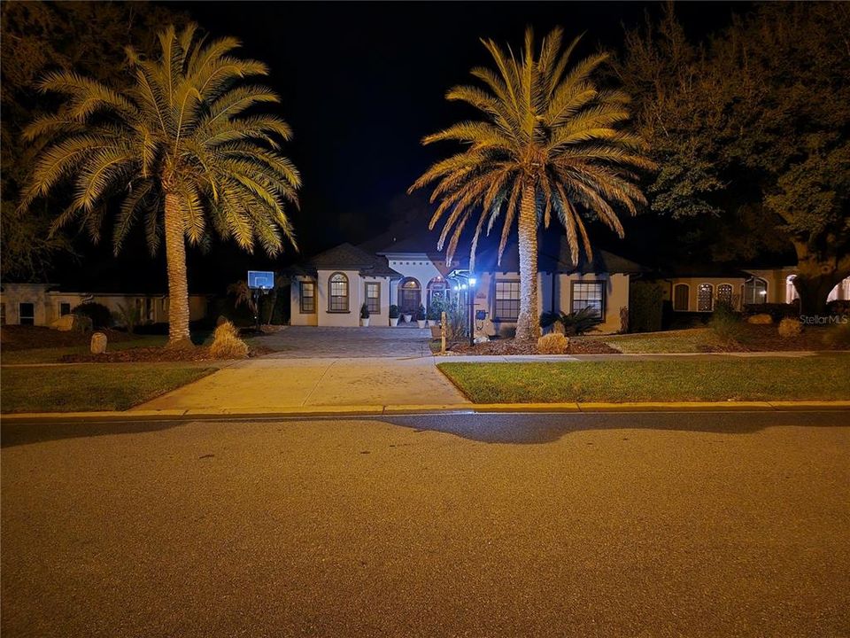 En Venta: $707,150 (4 camas, 3 baños, 2586 Pies cuadrados)