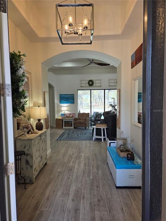 En Venta: $707,150 (4 camas, 3 baños, 2586 Pies cuadrados)