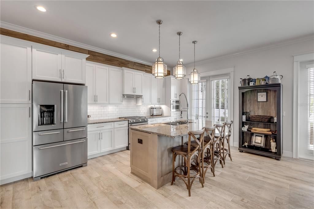 For Sale: $1,599,000 (4 beds, 2 baths, 2842 Square Feet)