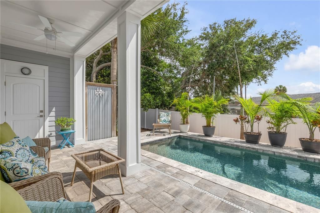 For Sale: $1,599,000 (4 beds, 2 baths, 2842 Square Feet)