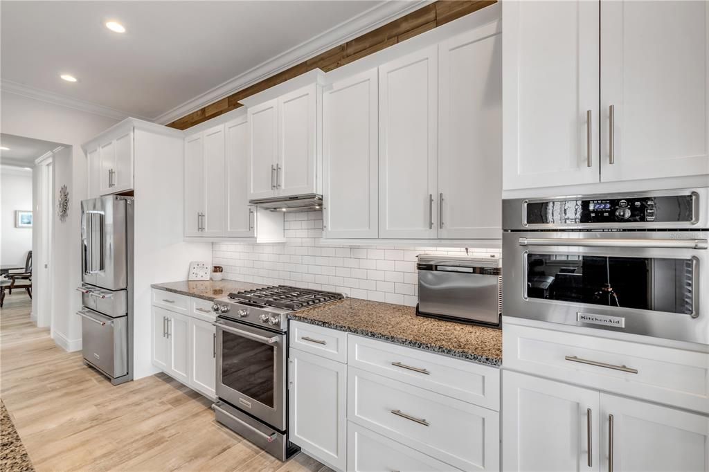 For Sale: $1,599,000 (4 beds, 2 baths, 2842 Square Feet)