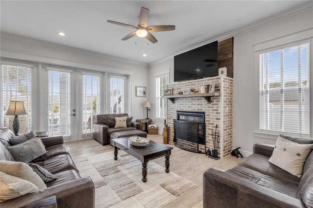 For Sale: $1,599,000 (4 beds, 2 baths, 2842 Square Feet)