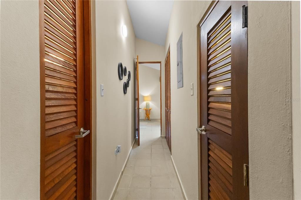 For Sale: $450,000 (3 beds, 3 baths, 2023 Square Feet)