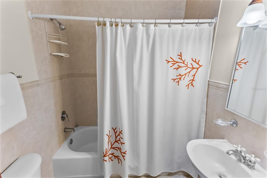 For Sale: $450,000 (3 beds, 3 baths, 2023 Square Feet)