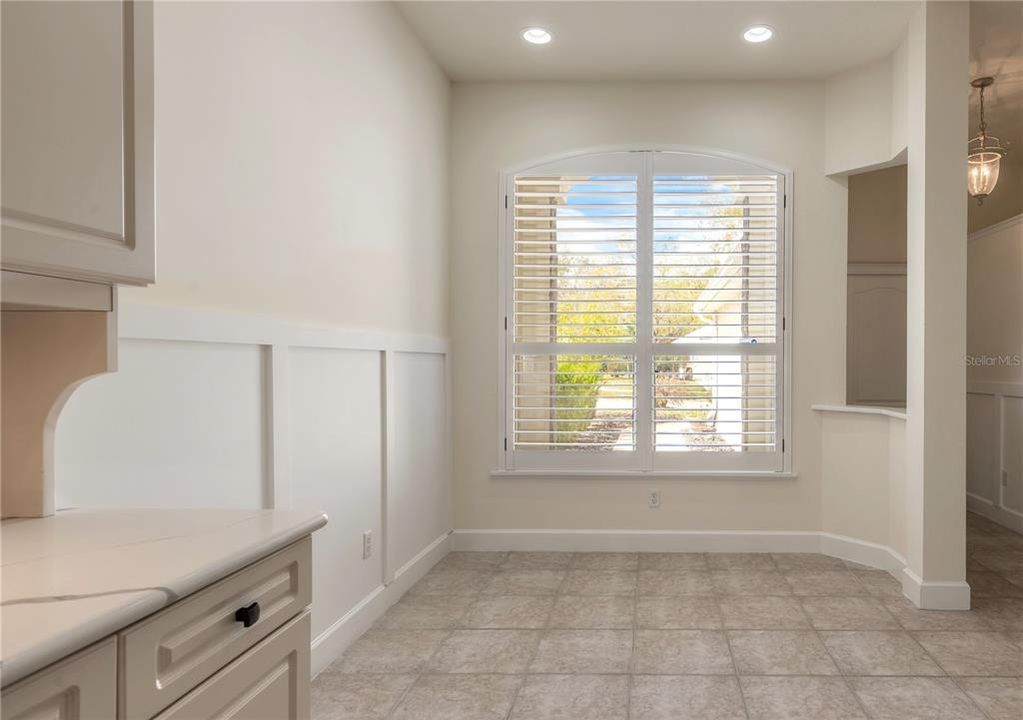 Active With Contract: $315,000 (3 beds, 2 baths, 1684 Square Feet)