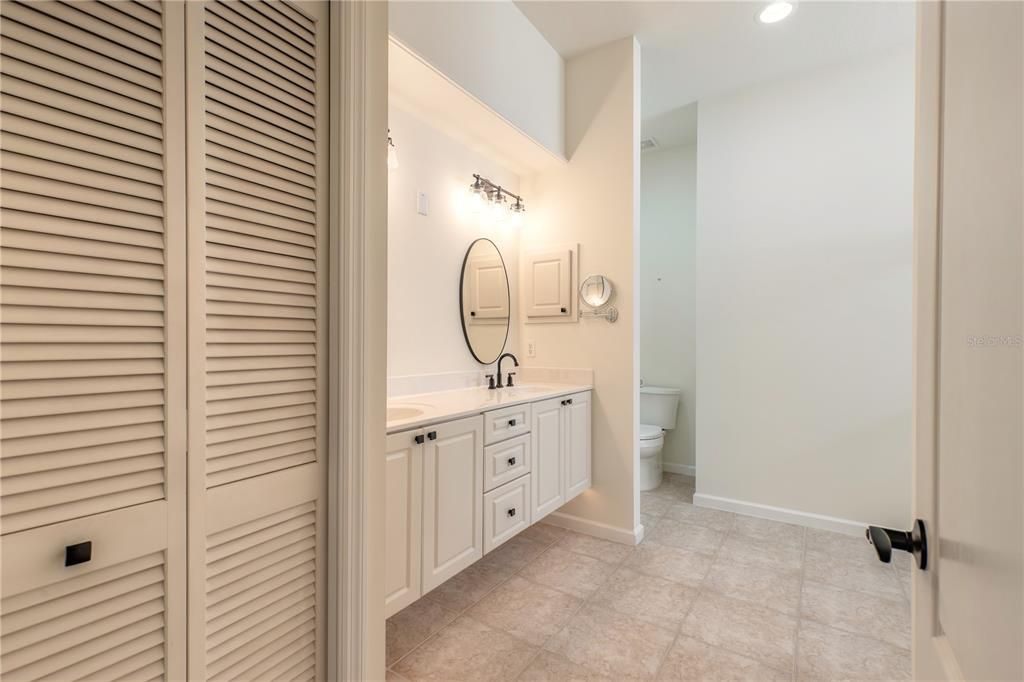 Active With Contract: $315,000 (3 beds, 2 baths, 1684 Square Feet)