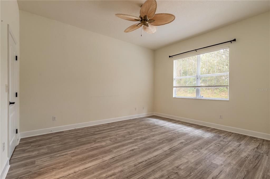 Active With Contract: $315,000 (3 beds, 2 baths, 1684 Square Feet)