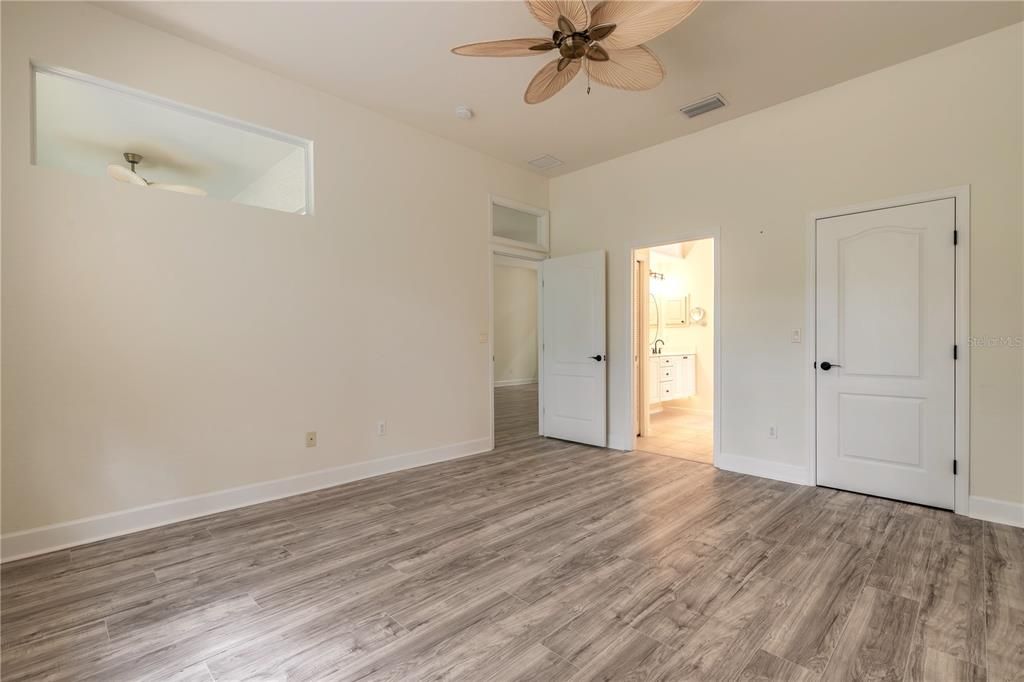 Active With Contract: $315,000 (3 beds, 2 baths, 1684 Square Feet)