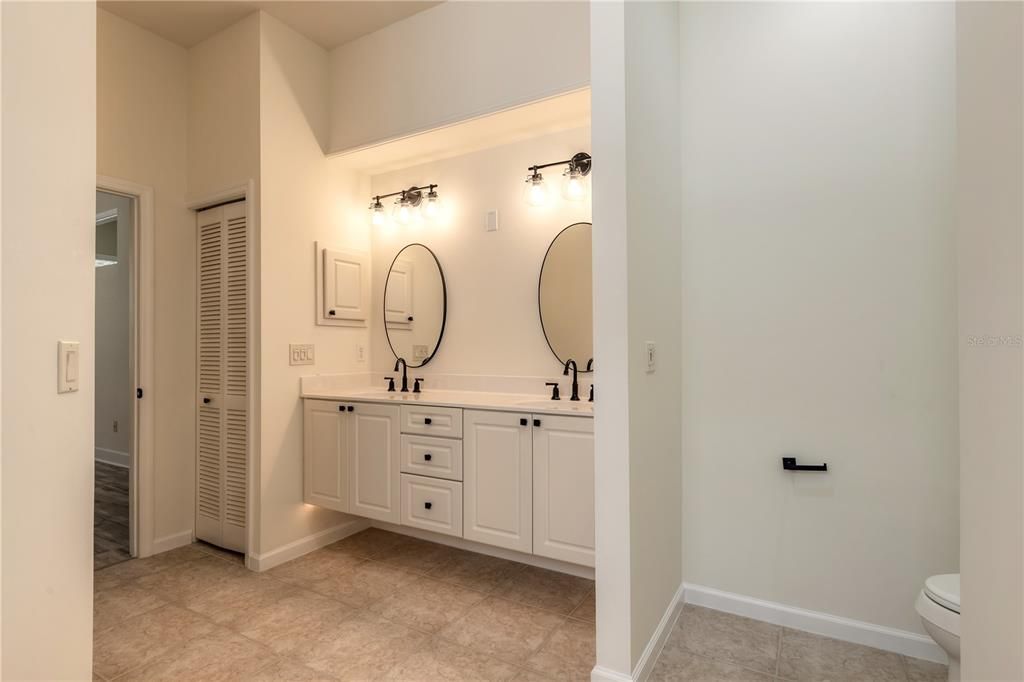 Active With Contract: $315,000 (3 beds, 2 baths, 1684 Square Feet)