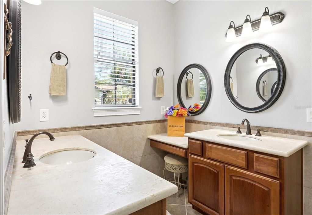 For Sale: $1,549,000 (5 beds, 4 baths, 4082 Square Feet)