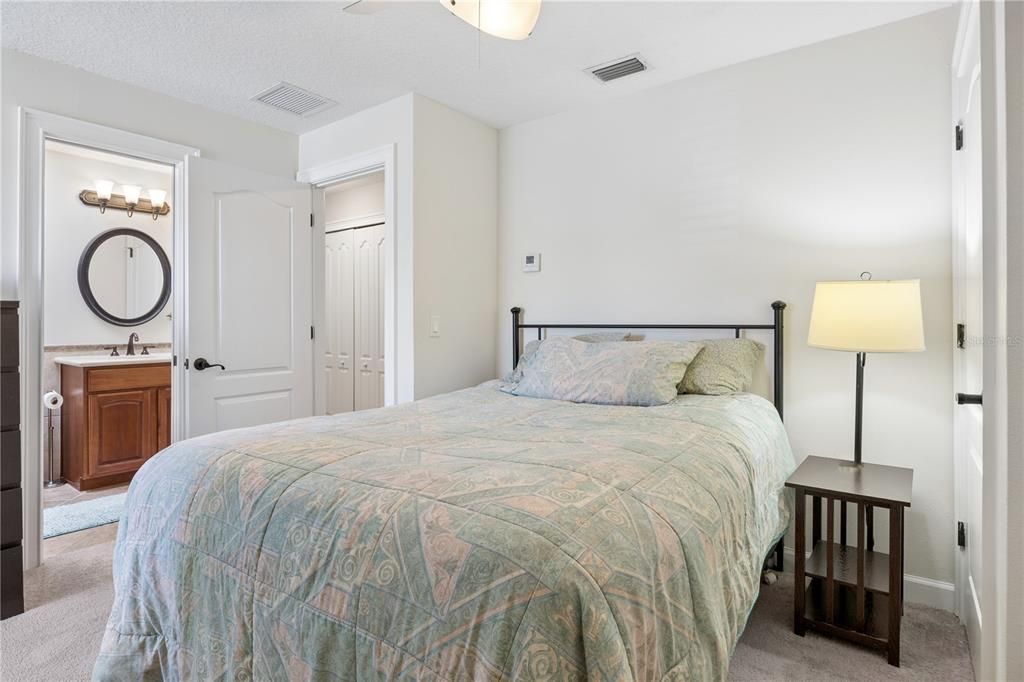 For Sale: $1,549,000 (5 beds, 4 baths, 4082 Square Feet)