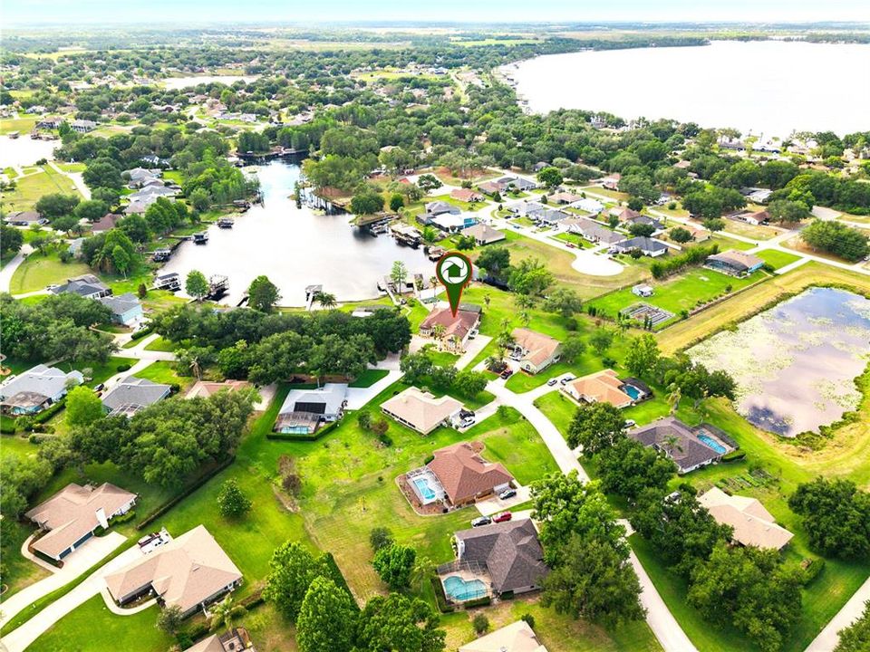 For Sale: $1,549,000 (5 beds, 4 baths, 4082 Square Feet)
