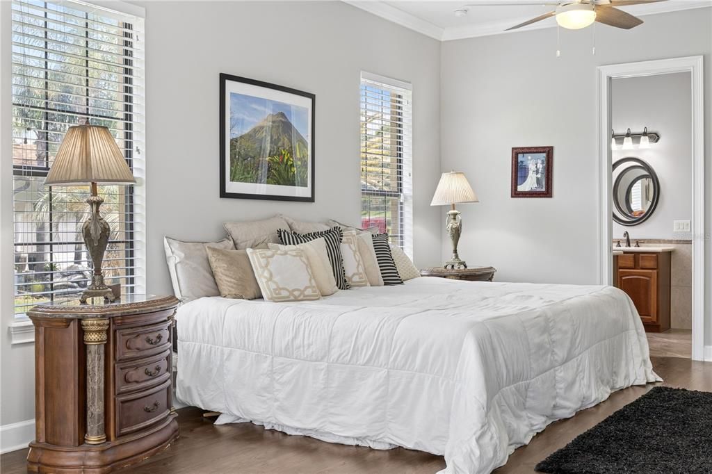 For Sale: $1,549,000 (5 beds, 4 baths, 4082 Square Feet)