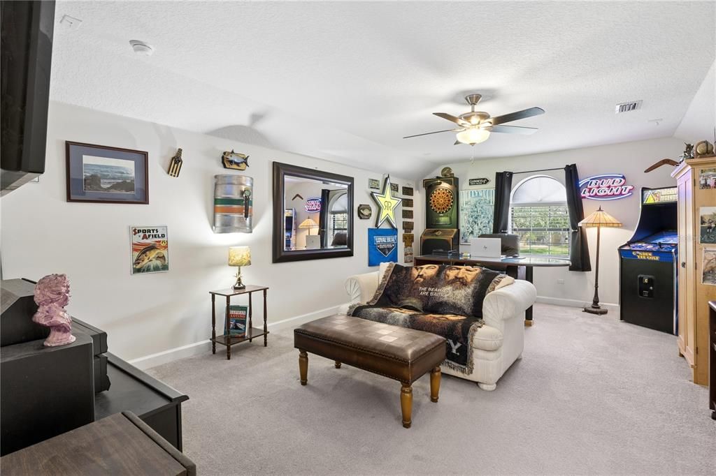 For Sale: $1,549,000 (5 beds, 4 baths, 4082 Square Feet)