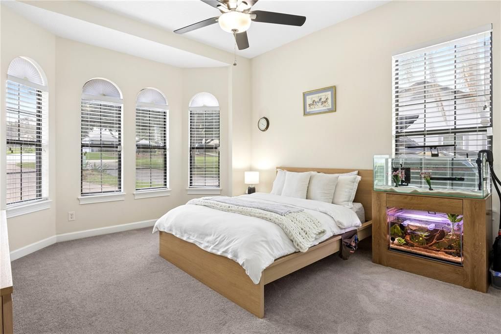 For Sale: $1,549,000 (5 beds, 4 baths, 4082 Square Feet)