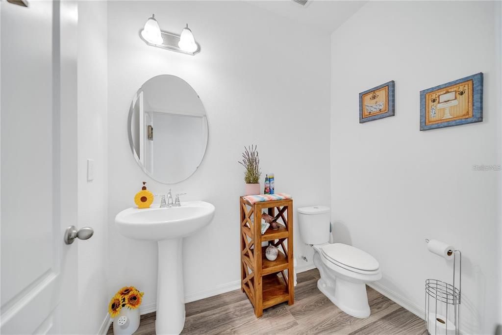 Activo con contrato: $4,250 (4 camas, 3 baños, 3103 Pies cuadrados)