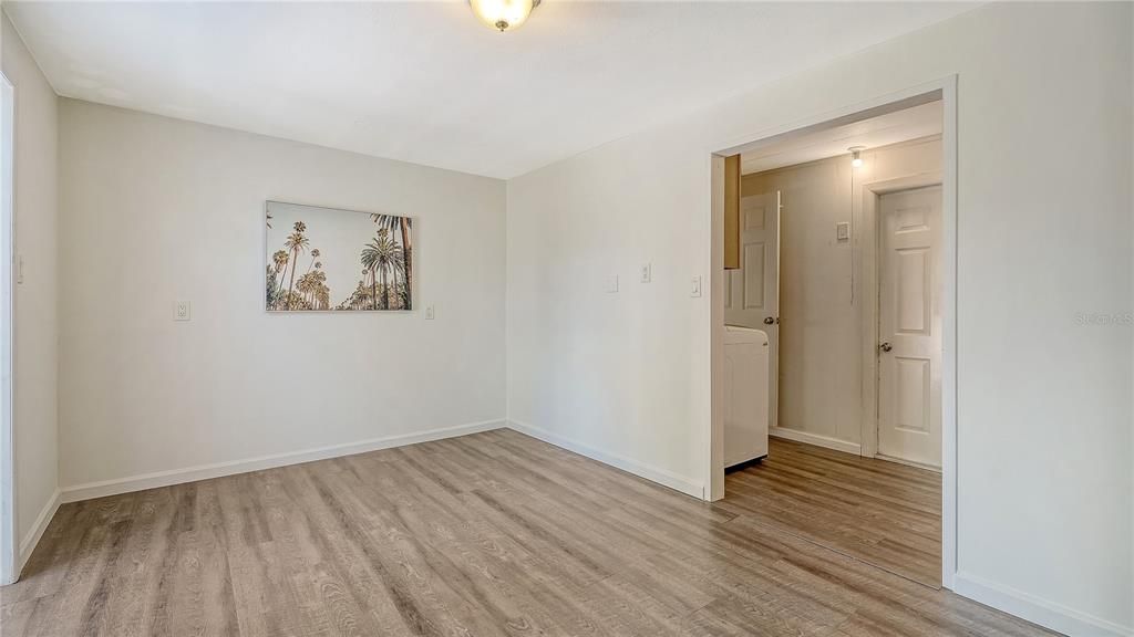 Active With Contract: $2,500 (3 beds, 1 baths, 1721 Square Feet)