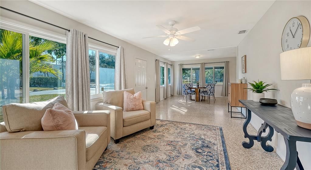 Active With Contract: $2,500 (3 beds, 1 baths, 1721 Square Feet)